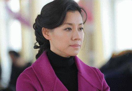 她本是阔太太，被导演喊来临时救场，却意外走红，50岁片约不断