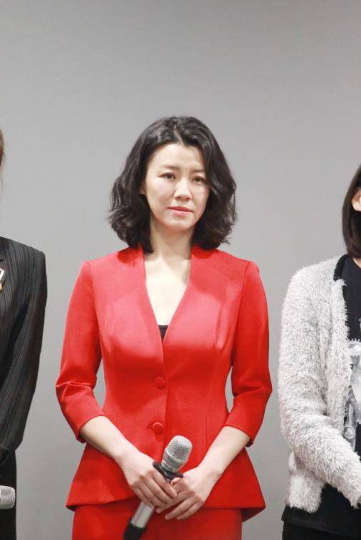 她本是阔太太，被导演喊来临时救场，却意外走红，50岁片约不断