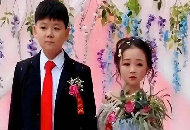 1米3袖珍美女嫁给1米48男孩，婚后丈夫奇迹长高，两人却不欢而散