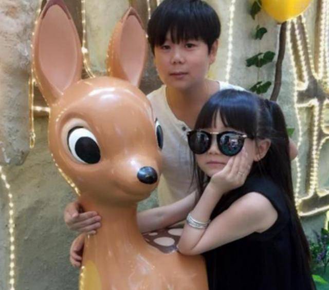 1米3袖珍美女嫁给1米48男孩，婚后丈夫奇迹长高，两人却不欢而散