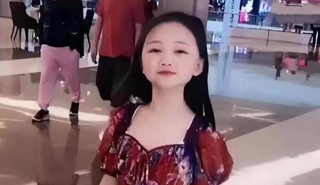 1米3袖珍美女嫁给1米48男孩，婚后丈夫奇迹长高，两人却不欢而散