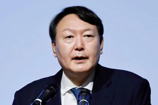 尹锡悦被捕无悬念，总统府警卫放话捍卫法律，韩国政坛迎剧变前夜