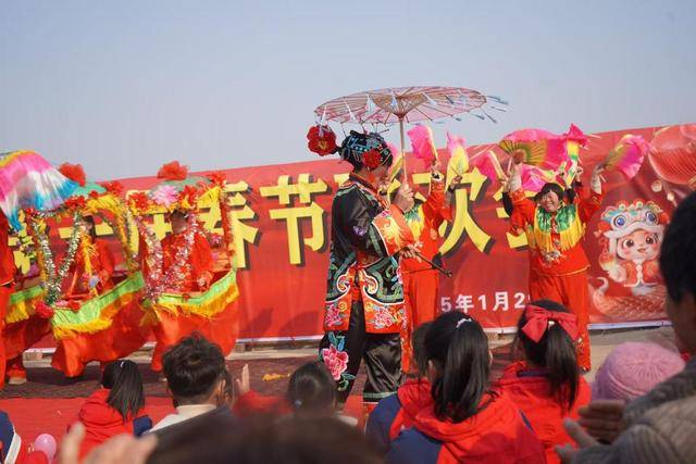 西华县张堤村首办联欢会 共赴新春之约