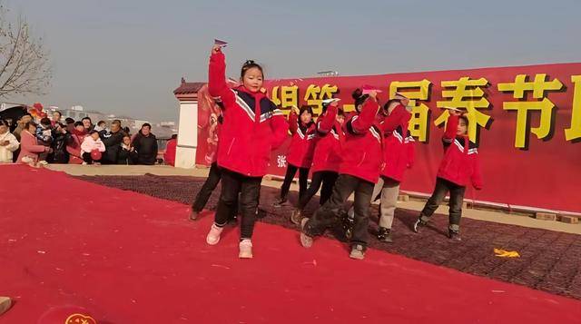 西华县张堤村首办联欢会 共赴新春之约