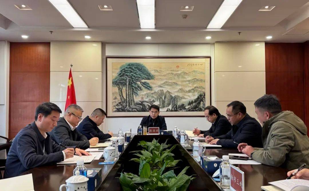 中铁五局总经理田波与湖南省副省长蒋涤非会谈