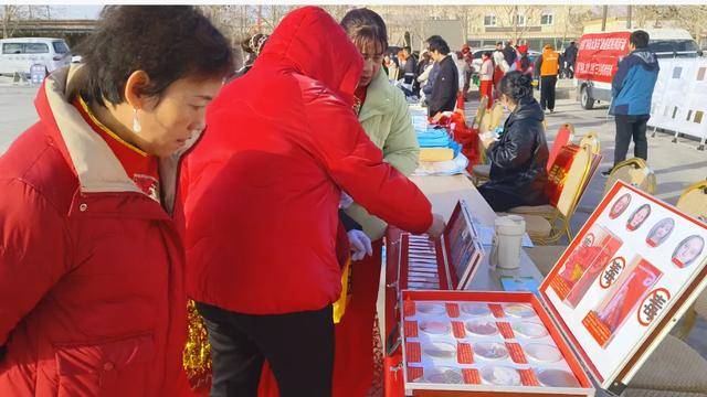 广场变身禁毒课堂 识毒防毒我在行