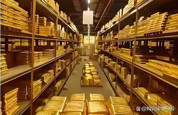金价在多重因素叠加下出现抛售潮与显著回调 主要是止盈的人会很多吧