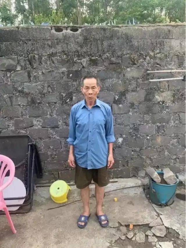 七旬老人持刀救孙伤人获刑，改判无罪后申请国家赔偿