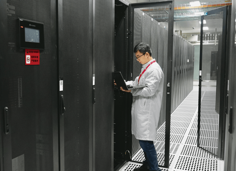 大国工程在新疆丨从“富得流油”到“算力爆表”，这是克拉玛依的“进化论”