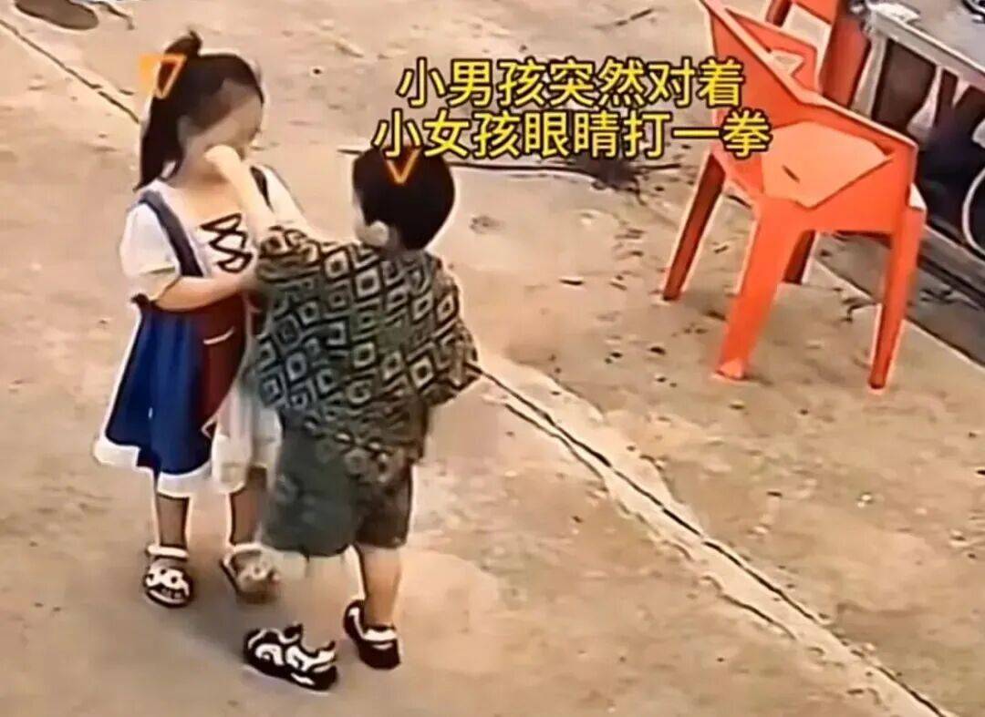 12岁甜馨自爆被孤立，网友一语道破：小孩的社交圈，才是“修罗场”