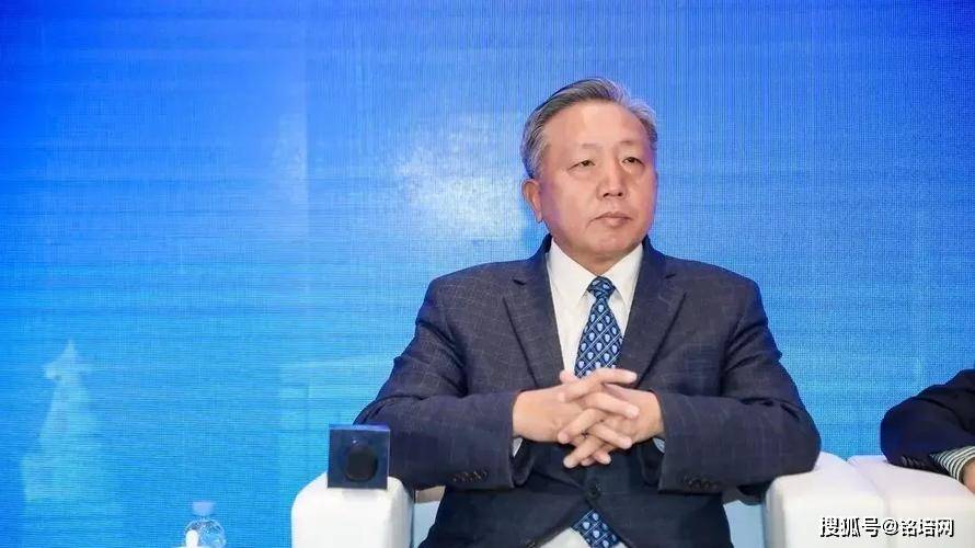 金融学者吴晓求的会议邀约方法与价值